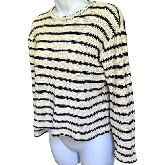 ✨3 for $18✨ ZARA Cream and Black Knitted Striped Sweater - Picture 4 of 8